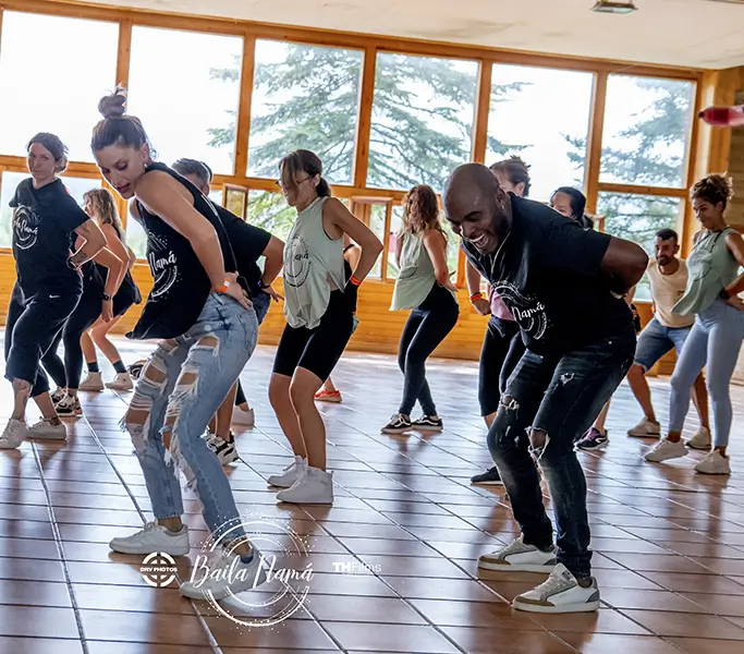 Clases estilo mixto y estilo chica en Bailanamá